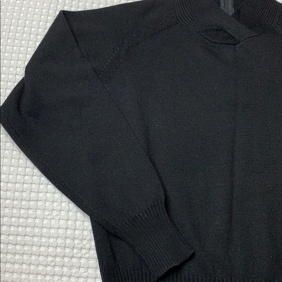 Black sweater - Picture 3 of 13